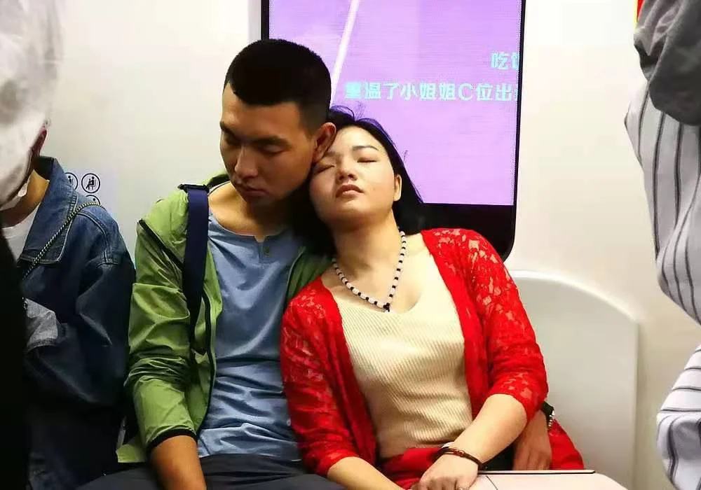 上海地铁的艳遇（上海地铁激吻）2