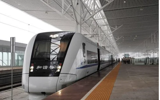 高铁上面驾的线是干嘛用的（高铁上电线）8