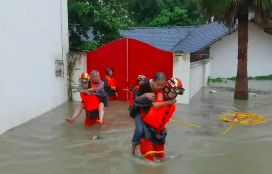 成都地铁是不是得在两个小时之内出站（一场暴雨过后的成都地铁）3