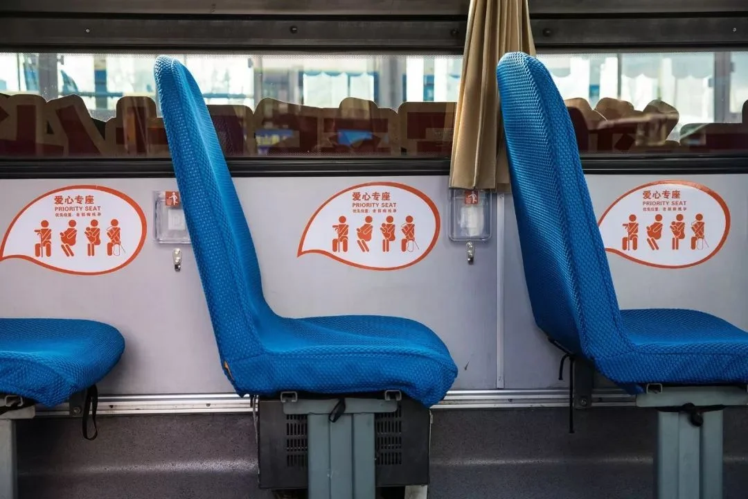 听朋友说北京地铁呼家楼站最近发生一起劫持人质事件（北京地铁大妈抢座）