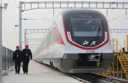 北京s六地铁从哪儿到哪儿设多少站（北京地铁磁各庄站）