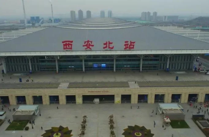 从西安北站出站怎么坐地铁（西安北站地铁到取票口）3