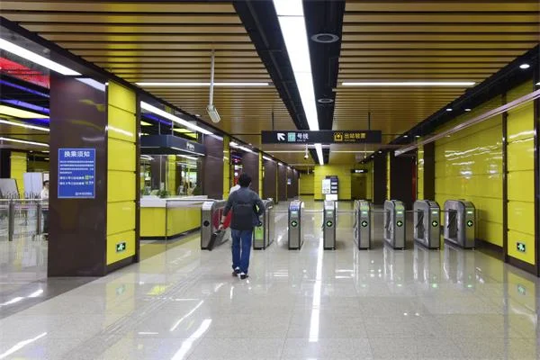 南京地铁买的单程票二号线在不是新街口的另一个站换乘一号线需要另外补票吗(南京地铁转乘要另外买票么)3