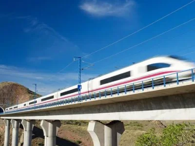 动车和高铁的区别（高铁和动车长得一样吗）2