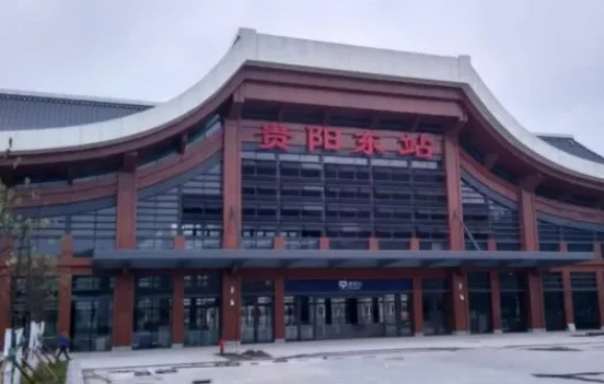 地铁站有几个出口（贵阳市花溪区有几个地铁出口）2