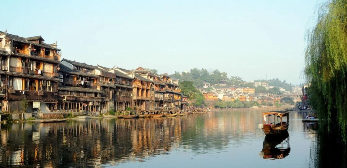 高铁的人工客服电话是多少(长沙到贵州高铁多少钱)2