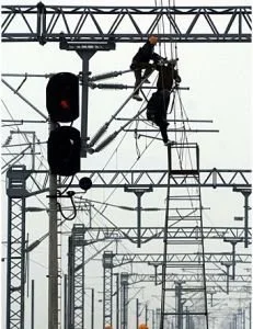 高铁和火车是一样的吗（杭深高速铁路）8