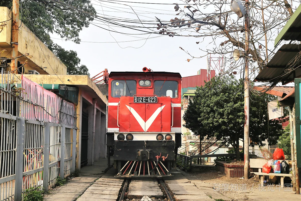 地铁招安检员就是骗局已经确认以下经历:面试让你交30资料费+190体(武汉高铁换地铁免安检)