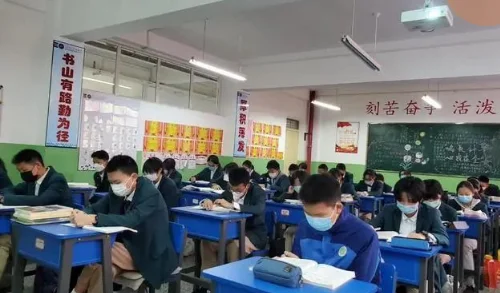 男子在北京地铁站晕倒抢救无效死亡我们怎么看待猝死（深圳外企女高管地铁口晕倒死亡）2