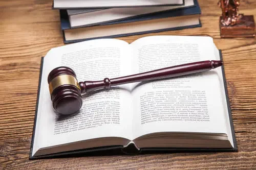 高铁霸座乘务员该如何处理（高铁霸坐事件）