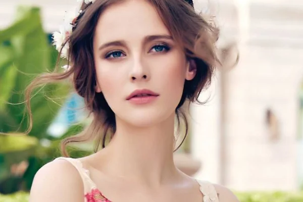 上海地铁两名女子秀一字马这种博眼球的行为你怎么看（上海地铁女子脱鞋抠牙）6