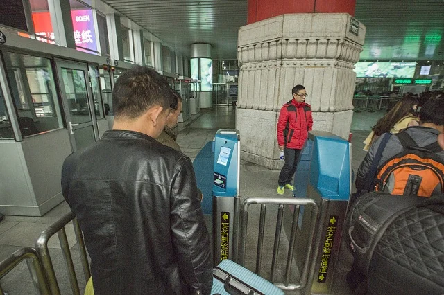 西安地铁人脸识别怎么设置（地铁站扫脸）