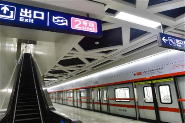 深圳地铁为什么有时候是空车靠站也不停（深圳地铁败笔）5