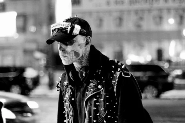 95年成都僵尸事件是怎么回事(成都地铁僵尸女事件)