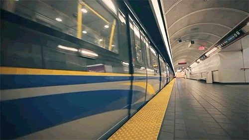 如何有效地利用地铁通勤时间（坐地铁怎么利用时间）