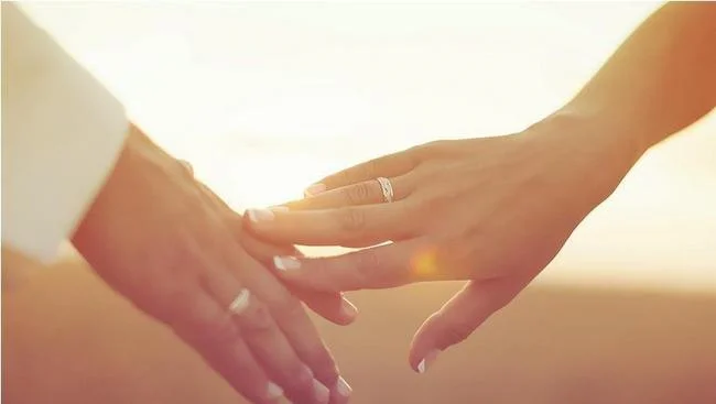 听朋友说北京地铁呼家楼站最近发生一起劫持人质事件（北京地铁一男子因感情问题持刀对峙新华）2