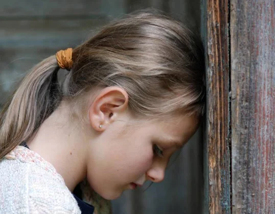 小孩在地铁站走丢了怎么办家长平时应该教孩子哪些安全知识（地铁站孩子走失）2