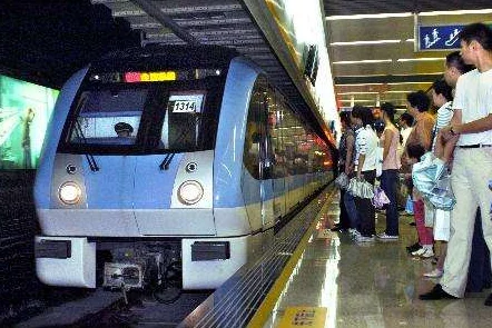 上海地铁能带酒吗(上海地铁能不能带烟)2