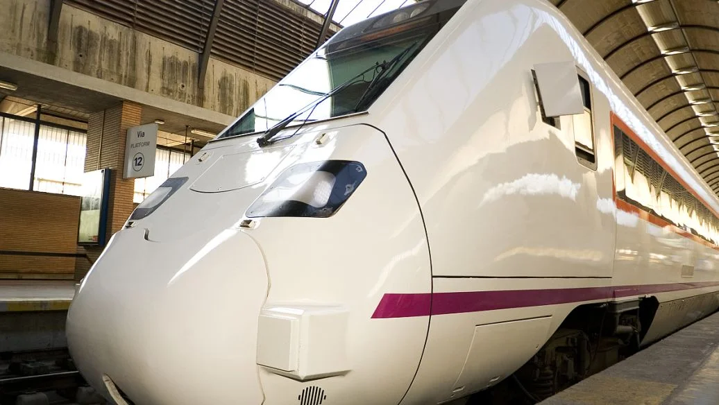 上海地铁内两女子互殴发生矛盾的主要原因是什么（上海地铁站一女子强行）7