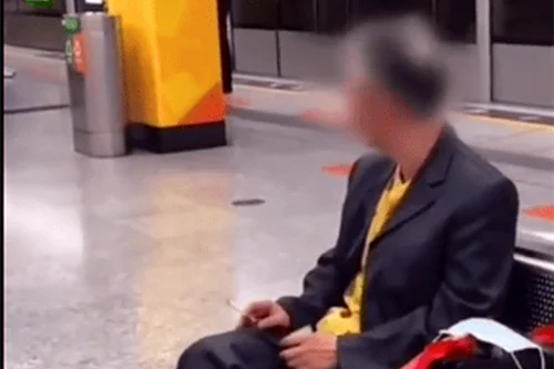 前两天深圳地铁上那个飙脏话的那个外国人相关部门会处罚他吗(深圳地铁辱骂列车员)3