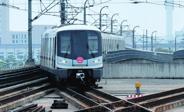 哪些城市拥有的地铁数量最多排名前三的都是哪里（地铁线路最多城市）