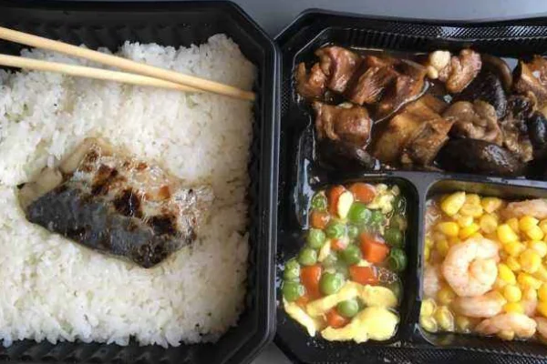 高铁盒饭是否规定必须有15元盒饭(个铁路局盒饭)4