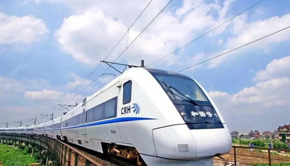 高铁上面驾的线是干嘛用的（高铁上电线）