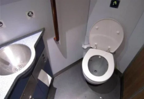 第一次坐高铁请问高铁有厕所吗（高铁大便池）5