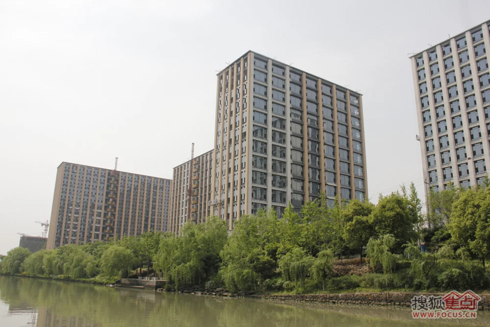 杭州快速公交的已开通线路（杭州滨江金色蓝庭离地铁多远）4