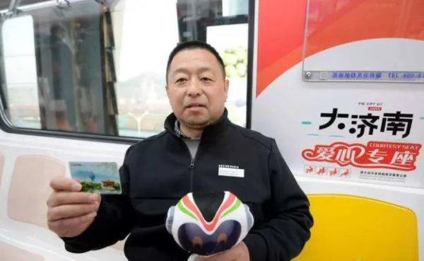 杭州地铁敬老卡使用时间是怎样的规定（杭州市老年卡地铁能否用）1