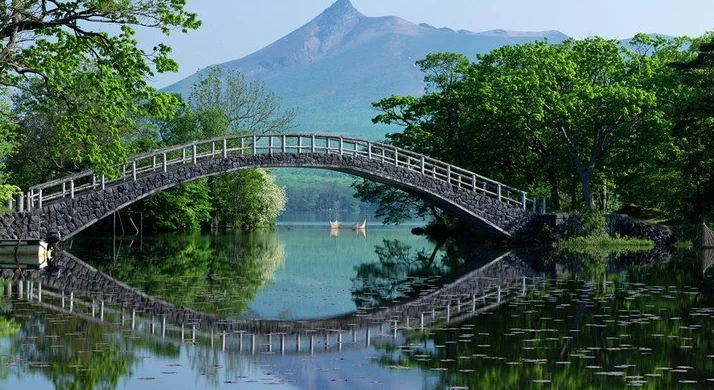 铁路桥梁里面一片梁的概念和一孔梁的概念有啥区别请高手赐教（铁路桥梁变形）