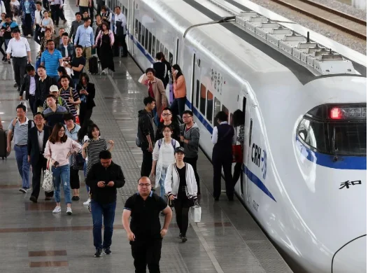 乘坐高铁都可以刷身份证进站了吗（高铁进站视频）3