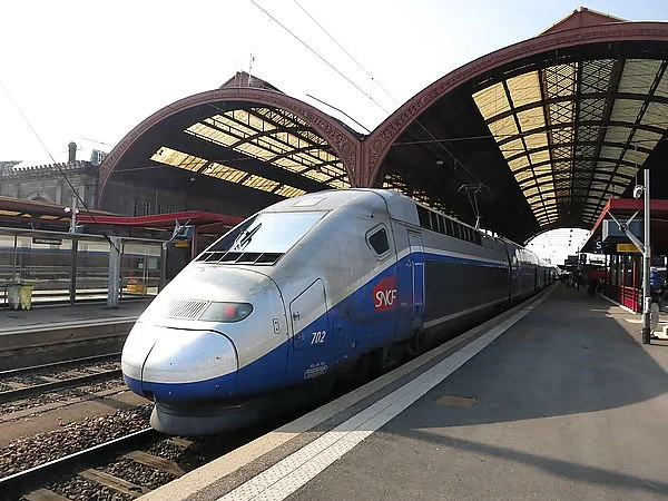 法国高铁最高时速多少（法国TGV高铁）2