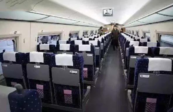 高铁座位d号和f号(高铁f位置)4