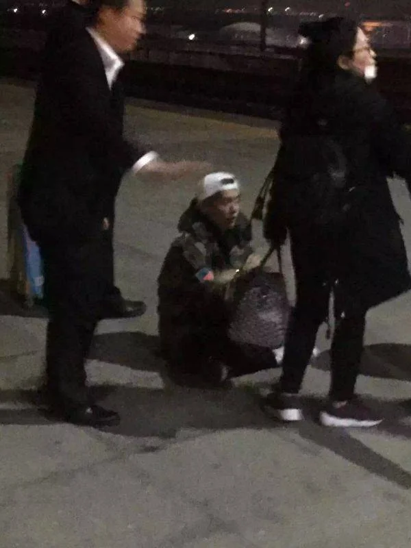 这个鹿晗下高铁跑到前面多少多少车厢的什么6分钟回来说什么小鹿快跑的是什么活动啊他为什么要跑（高铁偶遇鹿晗视频）4