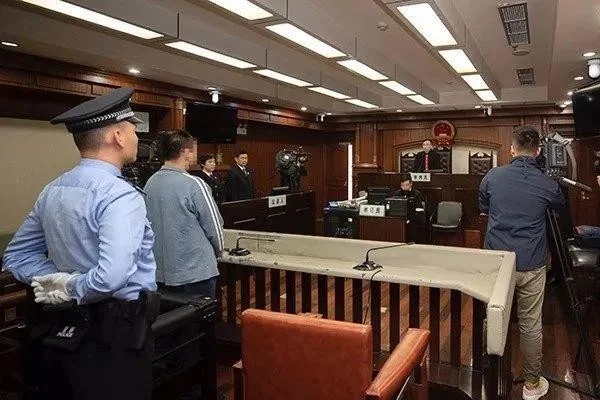 女子地铁遭杭州男子咸猪手警方对其是如何处置的(2020上海地铁咸猪手事件)3