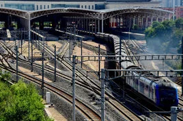 距离铁路多少米的住房才不受火车噪音影响（铁路房太吵）