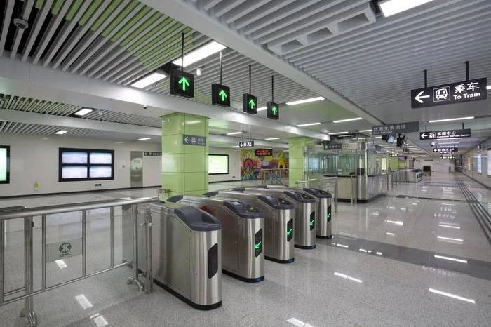 在深圳哪种银行卡能直接当公交卡刷了(深圳地铁刷银联)3