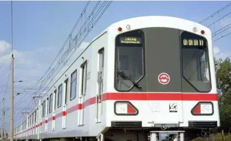 从上海站坐地铁几号线到金山区宁林地铁站（人民广场地铁到金山区）2