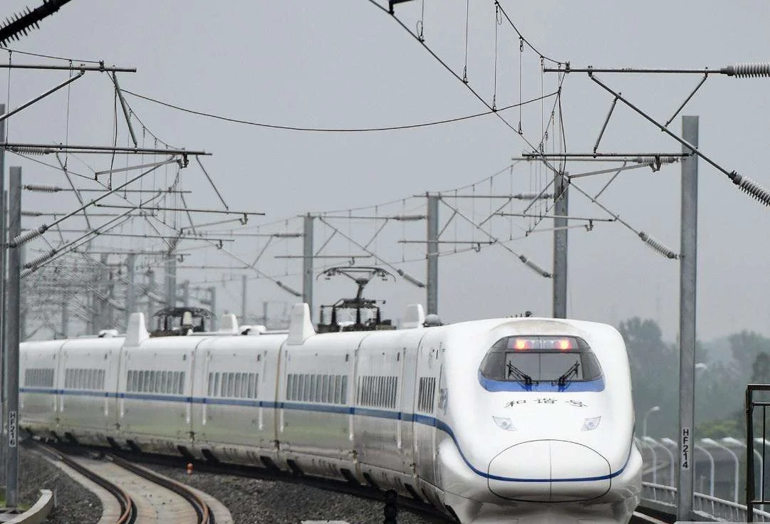 高铁上（高铁电压多少伏）