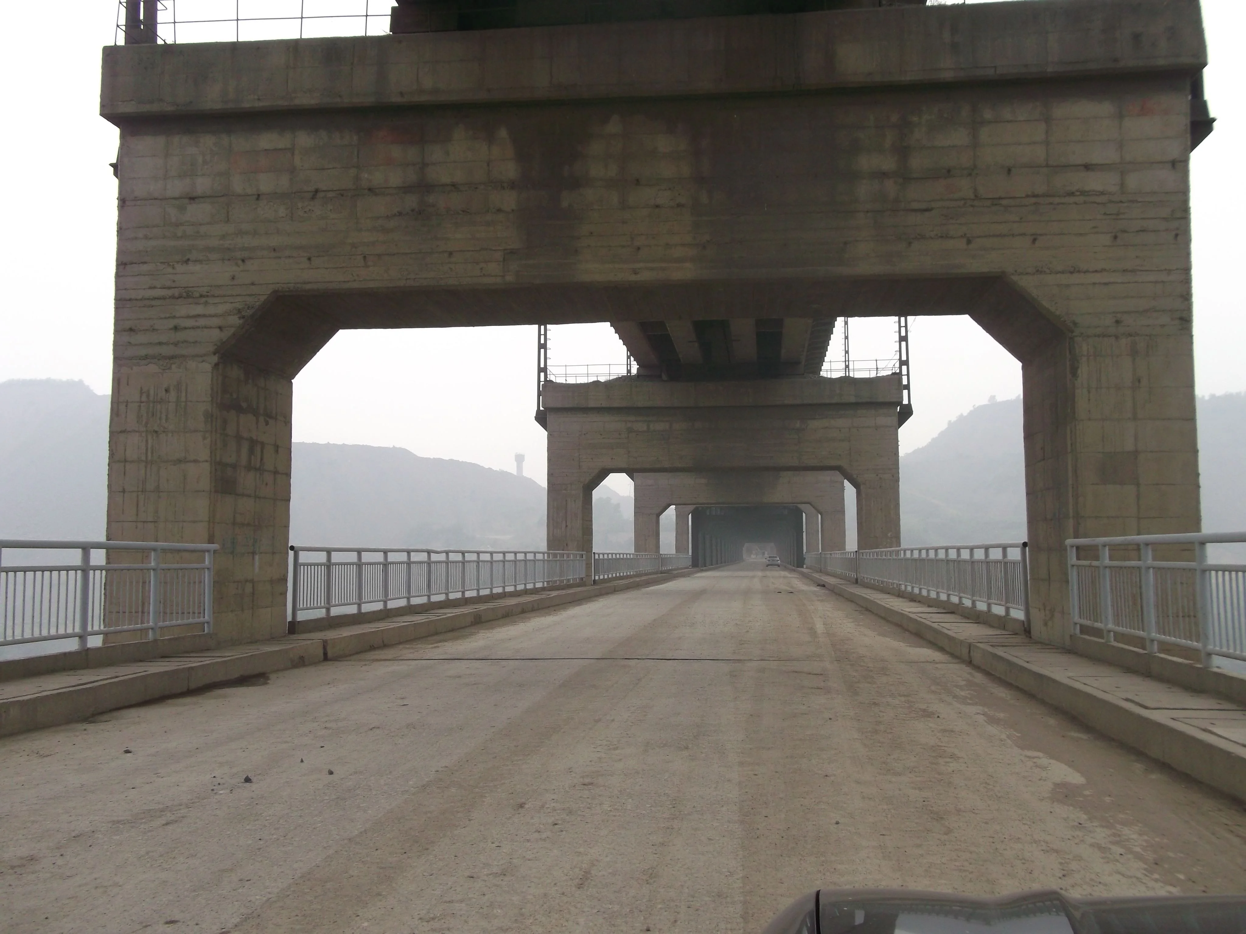 沪通铁路长江大桥为什么叫非要叫沪通铁路跨长江大桥加跨字什么意思（保和铁路大桥）