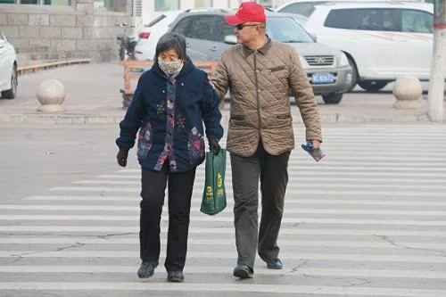 北京地铁站发生猝死事件!如何抓住黄金4分钟挽救生命(di地铁站心肺复苏)