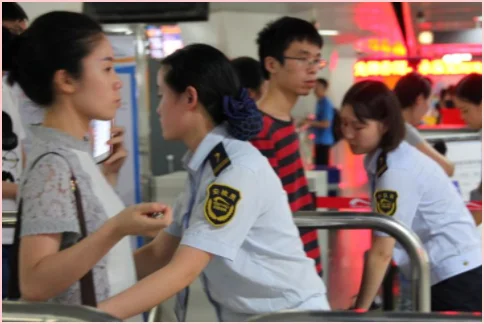武汉地铁安检员怼问路乘客该名安检员如此行为是为什么（武汉地铁乘客事务处理单）5
