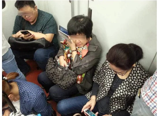 北京地铁和上海地铁哪个更发达(上海地铁拥挤度)3