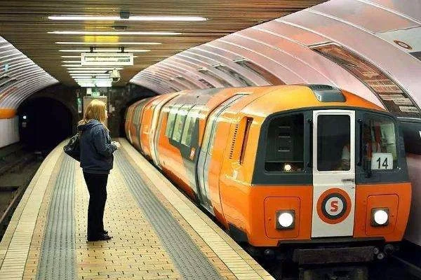 武汉地铁运营时间表是怎么样的（武汉上班做地铁出行现实吗）3