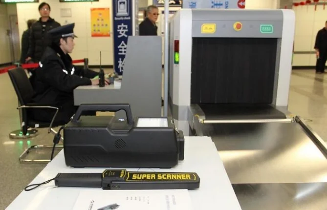 坐地铁可以带化妆品吗（武汉地铁能带化妆水吗）