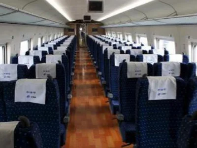 高铁一节车厢多少排（高铁车厢顺序）2