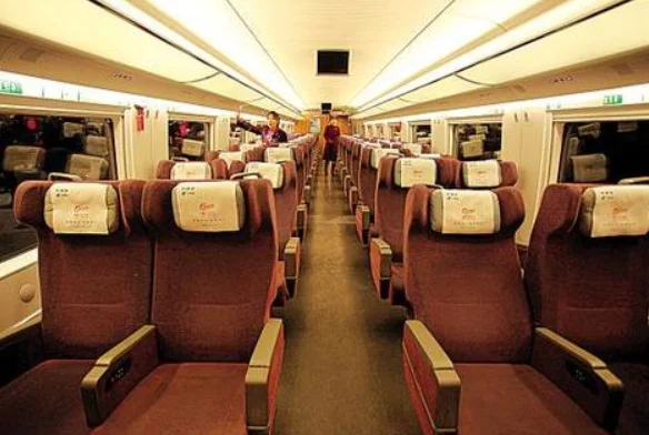 高铁一节车厢多少排(高铁有几个车厢)2