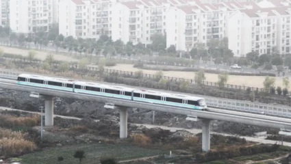 深圳地铁有哪几段是在地面上的说清楚具体几号线的哪站到哪站之间（有没有地铁线全程地面上）2