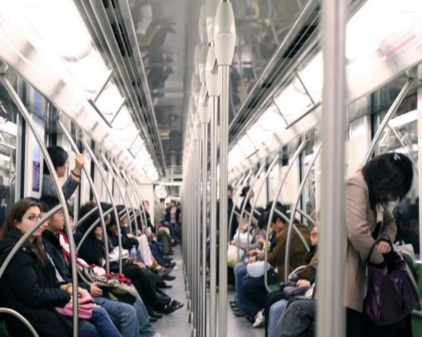 如何看待上海地铁车厢12月起禁手机外放的这个规定（北京上海地铁检查乘客手机）6